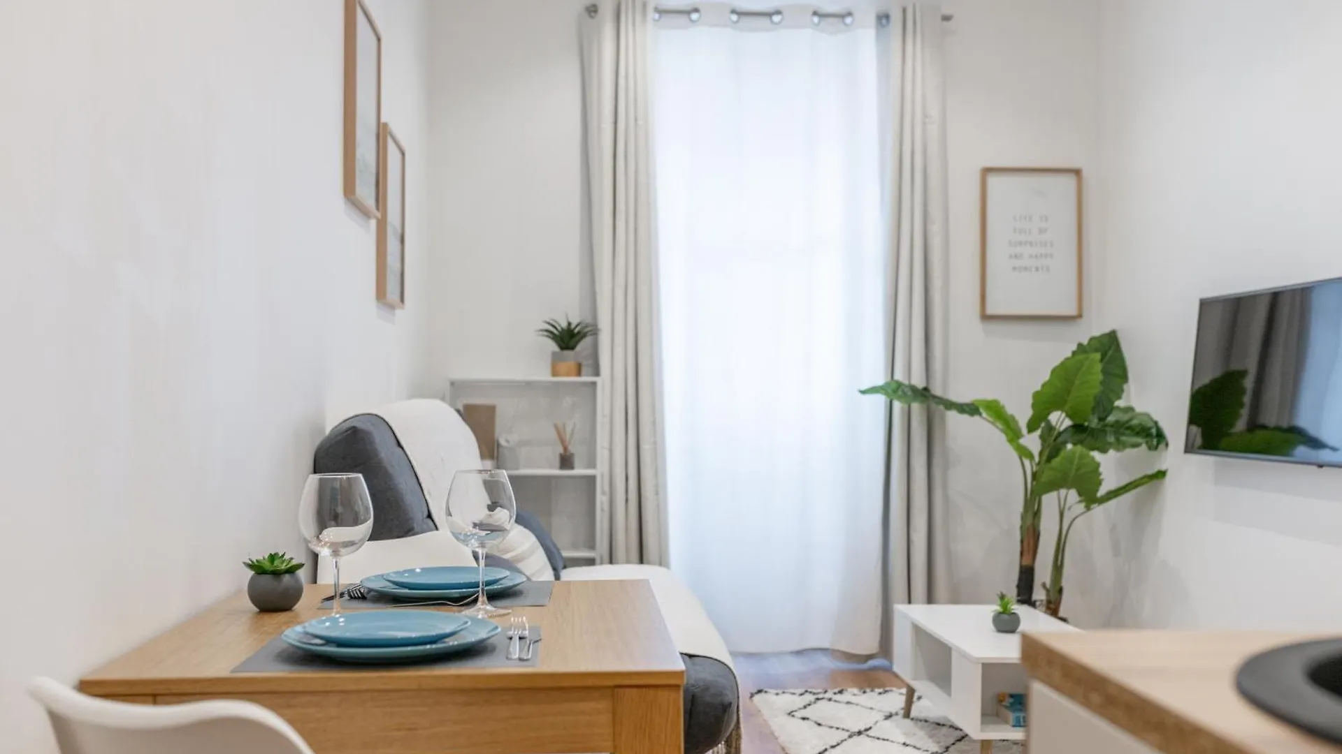 Pertinax Cosy 2 Pieces Au Coeur Du Centre Ville De Nice Ac 0*,